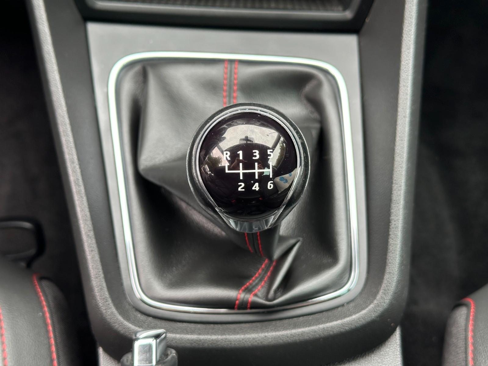 Seat Leon FR 1.HAND SHZ NAVI PDC TEMPOMAT LEDER