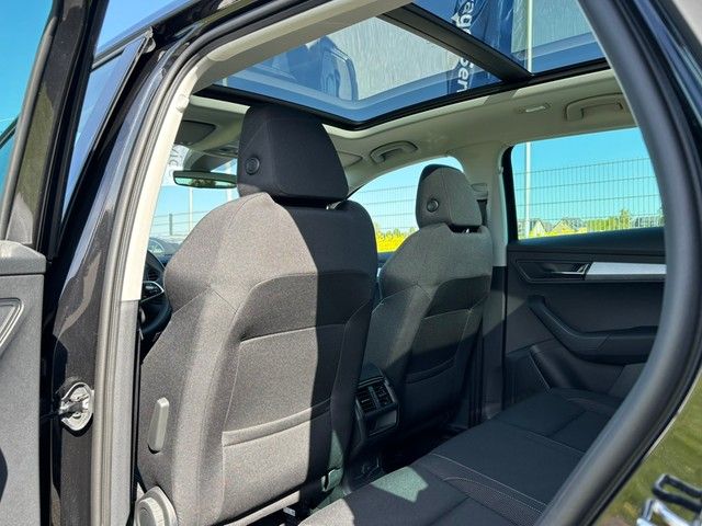 KAROQ 1.5 TSI Selection DSG PANO AHK 360° MATRIX