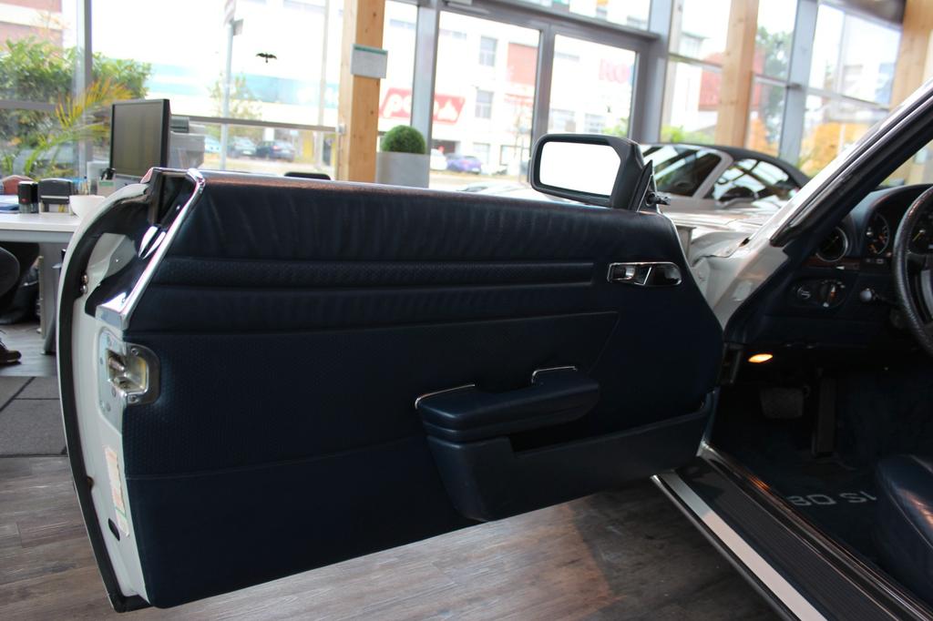 Mercedes-Benz SL 380