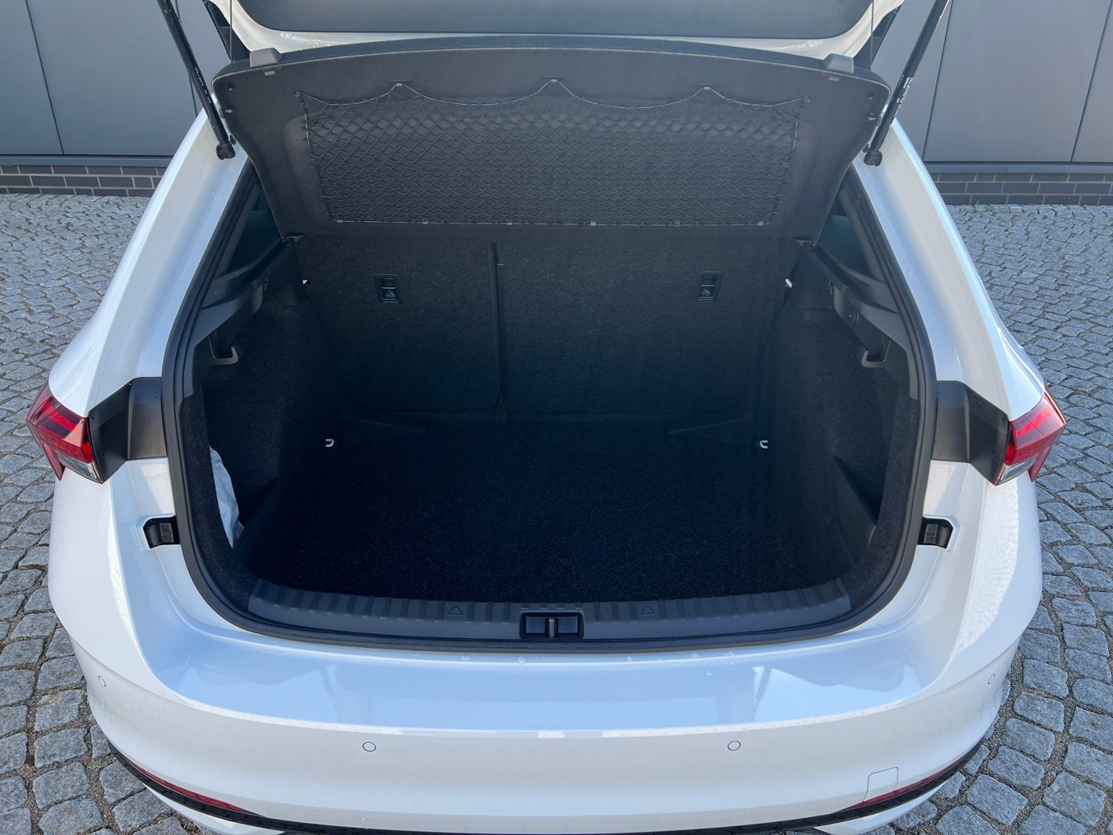 Fahrzeugabbildung SKODA Scala Monte Carlo 1.0 TSI DSG *Matrix, Pano, ACC