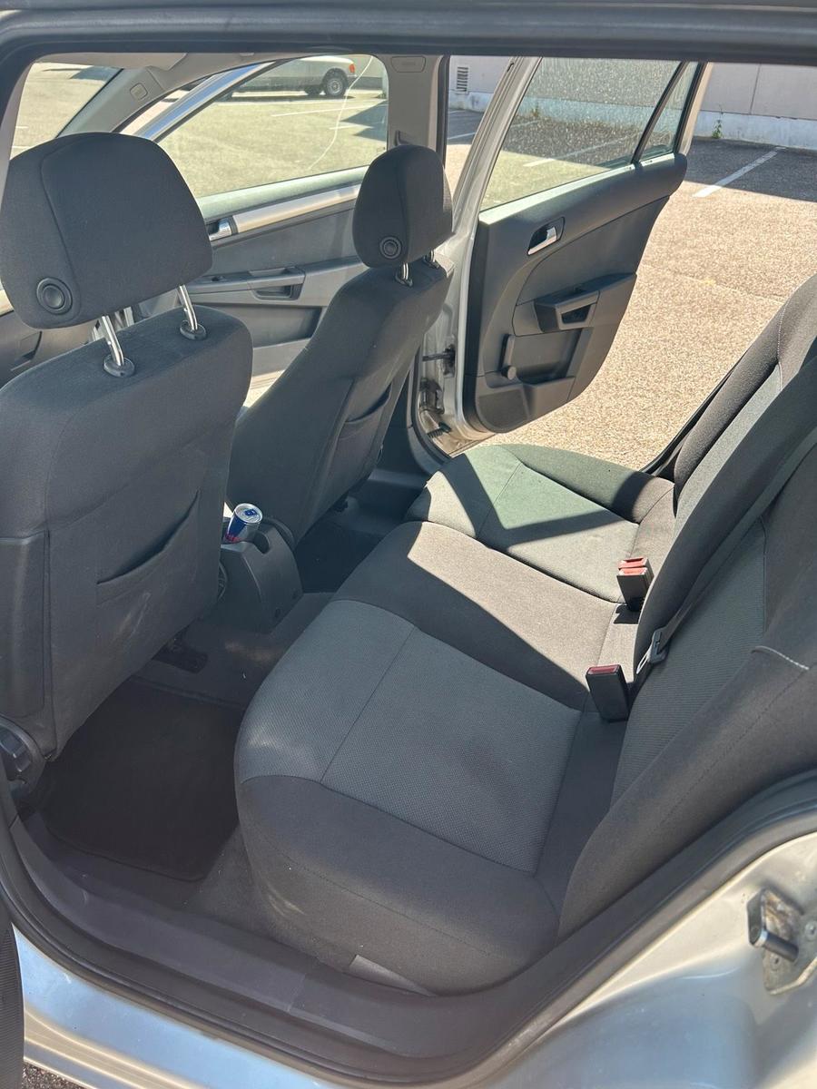 Opel Astra 2008 — photo 8