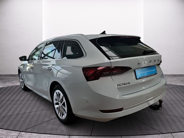 Fahrzeugabbildung SKODA Octavia Combi 2.0 TDI DSG Style MATRIX NAVI PANO