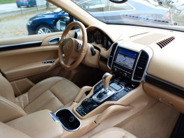 Porsche Cayenne - 10