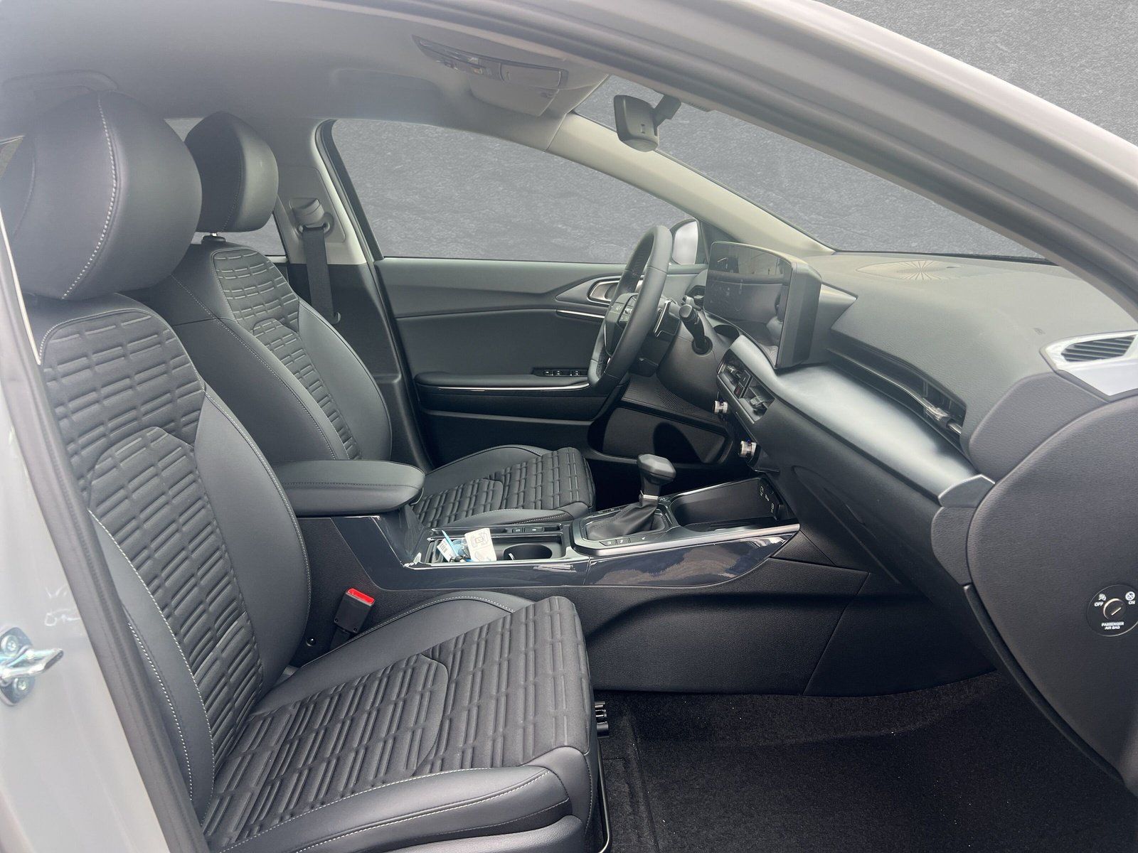 Kia XCEED 1,6 T  150  SPIRIT  SOUND  HARMANN  KARDON imagem 3