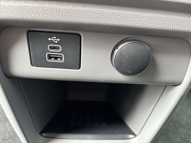 Fahrzeugabbildung Ford Tourneo Custom 2.0 320 L2 Nugget Titanium