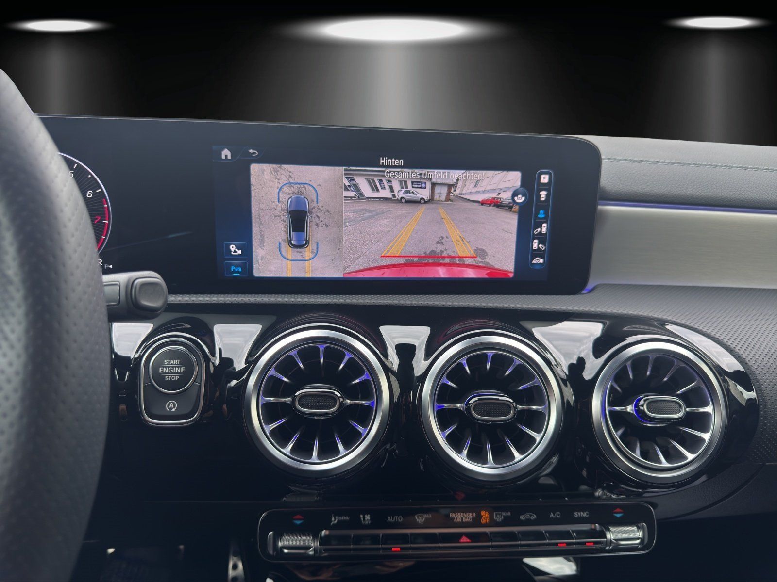 Fahrzeugabbildung Mercedes-Benz A250 4M AMG Prem DISTR Memo MLED KeyGo Night DWA