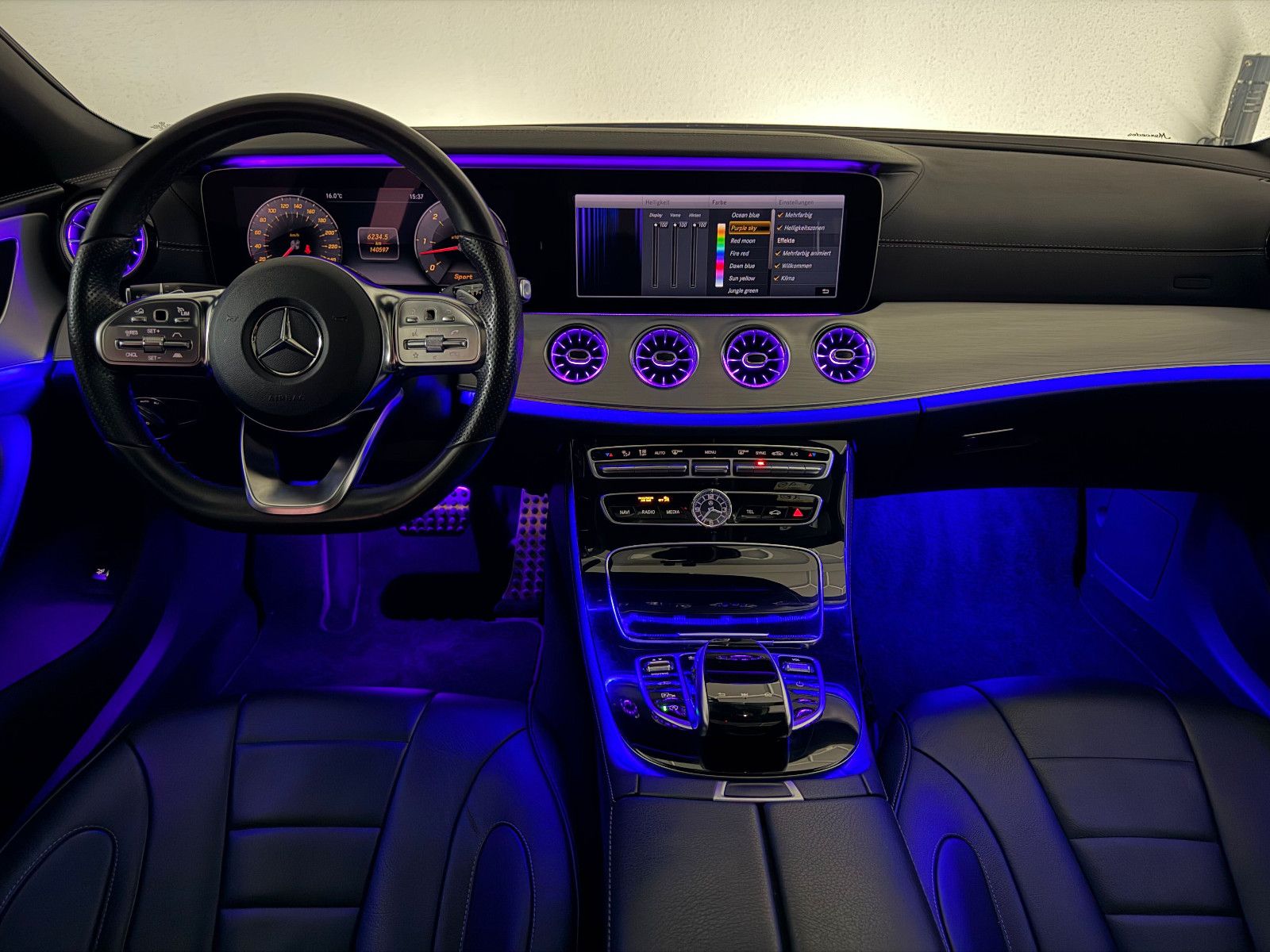 Fahrzeugabbildung Mercedes-Benz CLS 350 d 4Matic AMG-LINE/HuD/eGSD/DISTRONIC+
