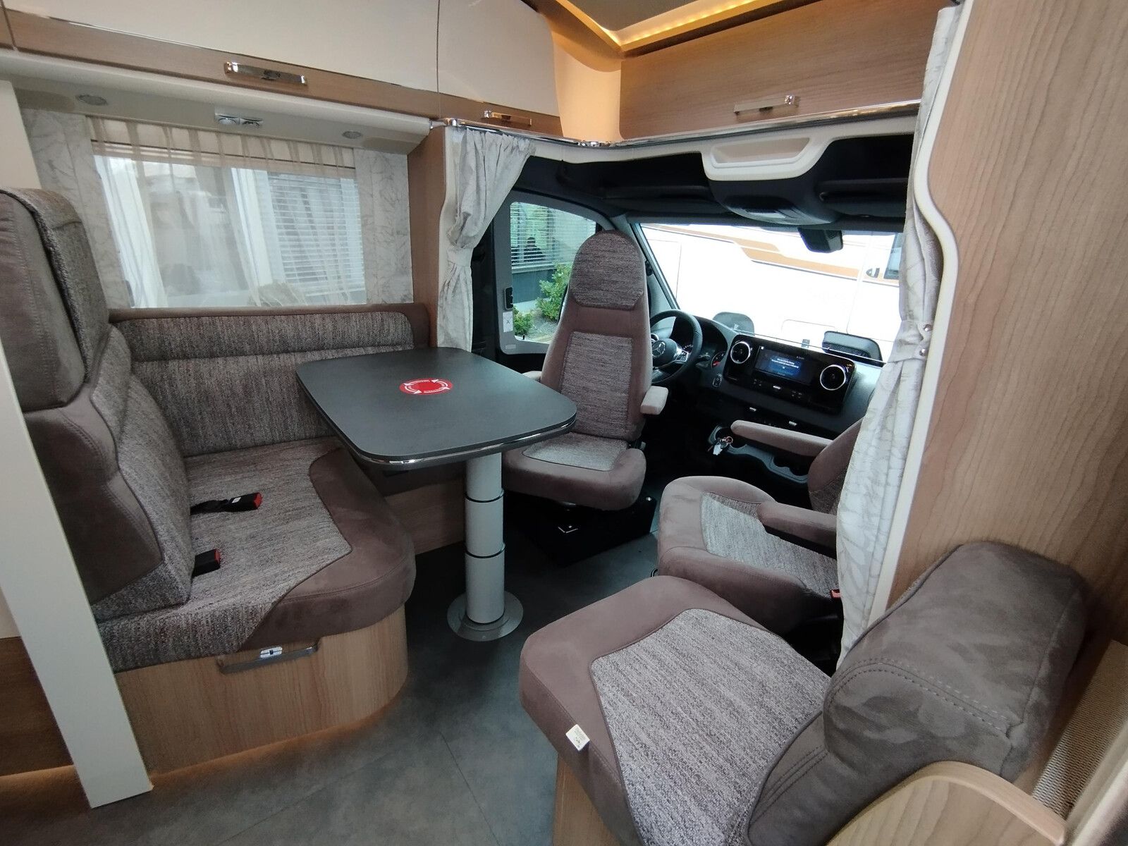 Fahrzeugabbildung Malibu T 450 RB LE comfort Mercedes,Distronic,LED,Autom