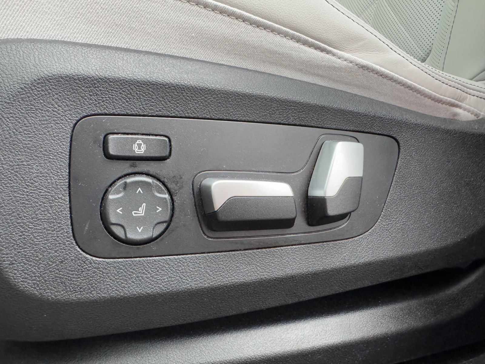 Fahrzeugabbildung BMW X6 xDrive 30d*M-PAKET*PANO*H&K*MEMORY*