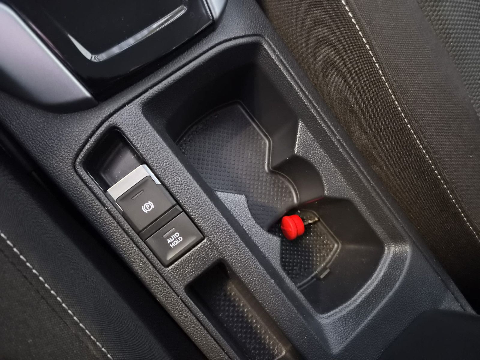 Fahrzeugabbildung Volkswagen T-Roc Life / NAVI / AHK / DIGITAL