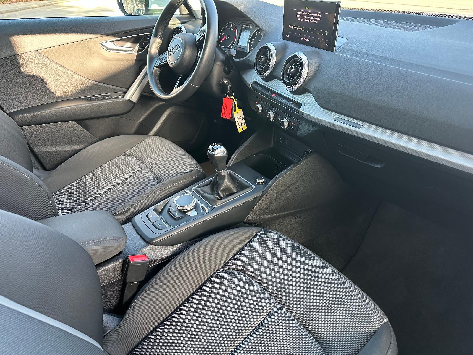 Audi Q2 30 TDI advanced,Navi,Kamera,Sitzh.,AHK,PDC