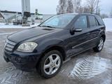 Mercedes-Benz ML 320 CDI HU 01/2027 !!! - blaue Mercedes-Benz ML 320