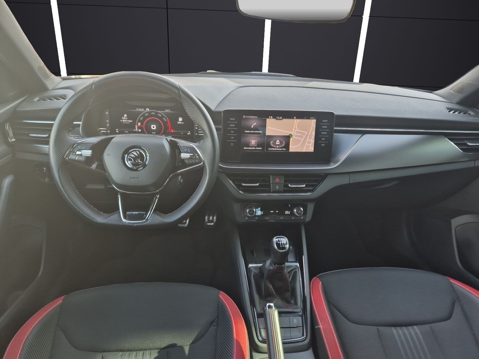 Fahrzeugabbildung SKODA Kamiq TSI Monte Carlo LED AHK Navi AID Pano ACC