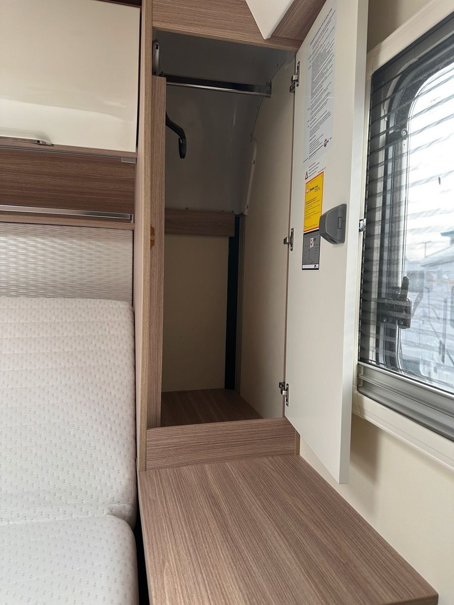 Fahrzeugabbildung Bürstner Ixeo I 736 H  SAT,Solar,Dachklimaanlage,RK