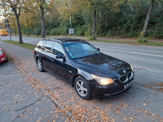 BMW 525 Baureihe 5 Touring 525d*LEDER*NAVI*PANO*2HD