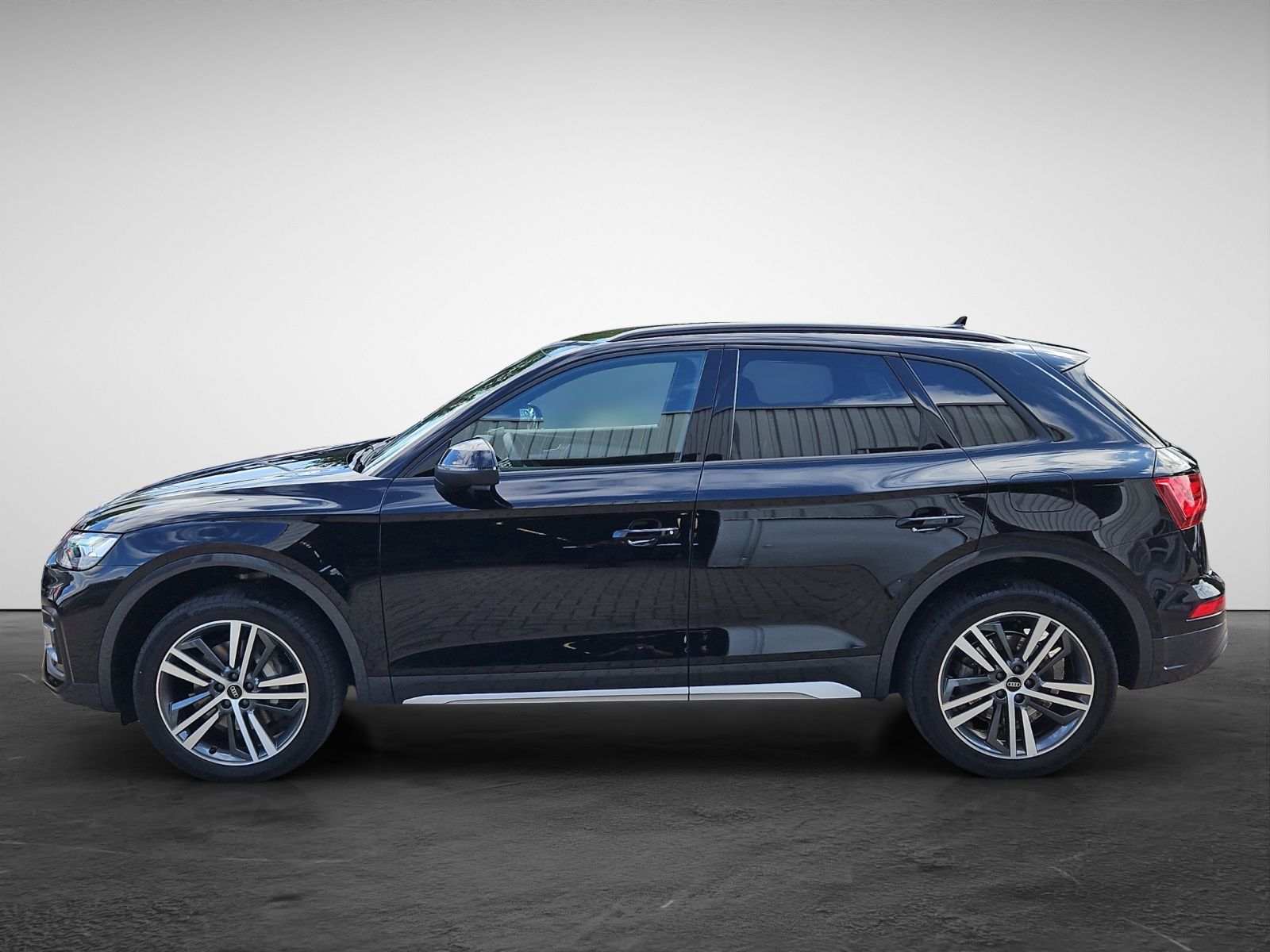Audi Q5 50 TFSI e S tronic quattro advanced S-line Na imagem 3