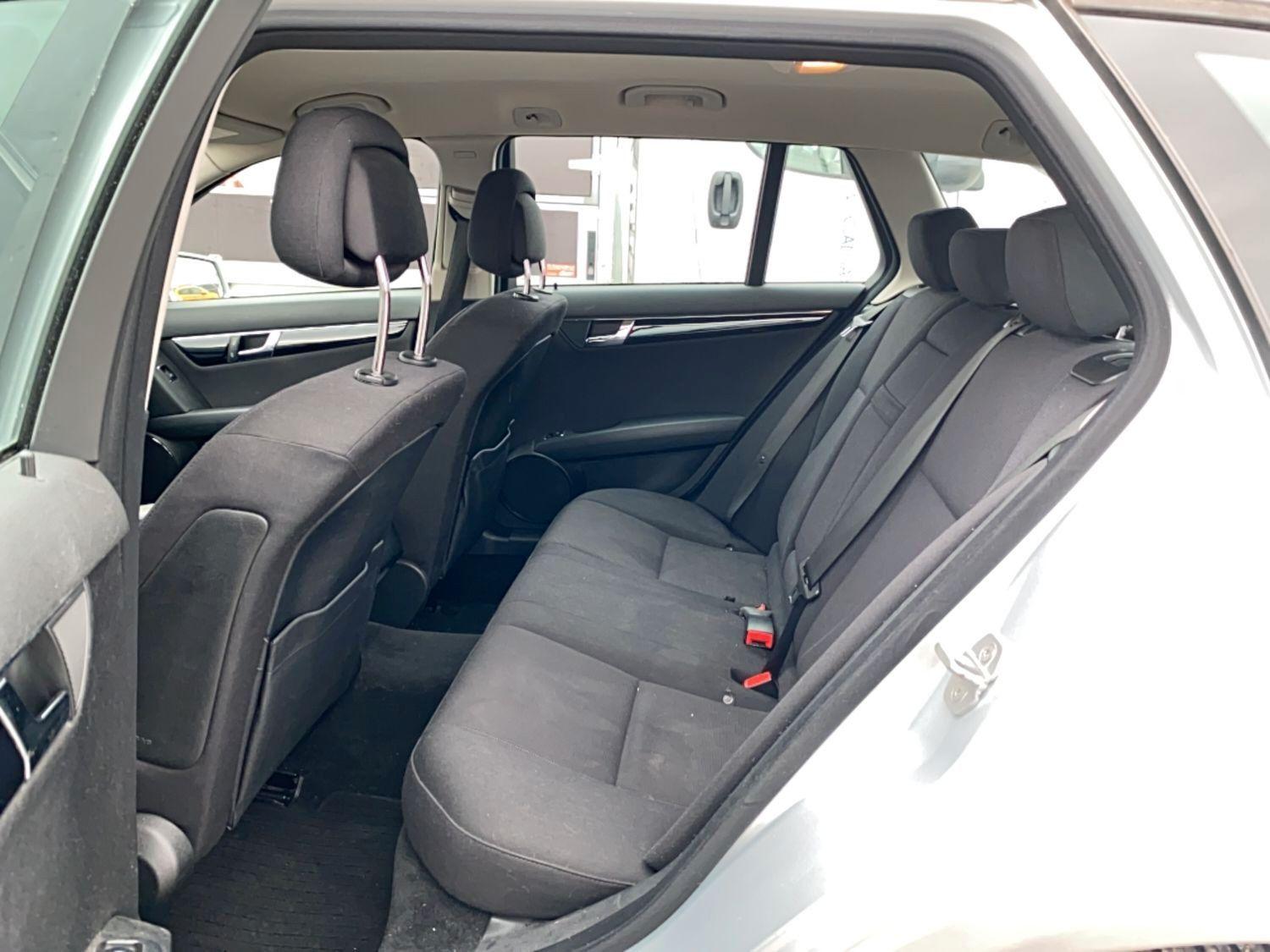 Mercedes-Benz C180 2010 — photo 8