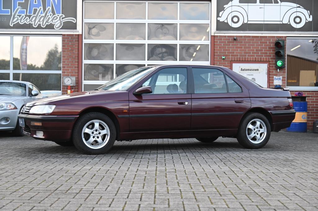 Peugeot 605
