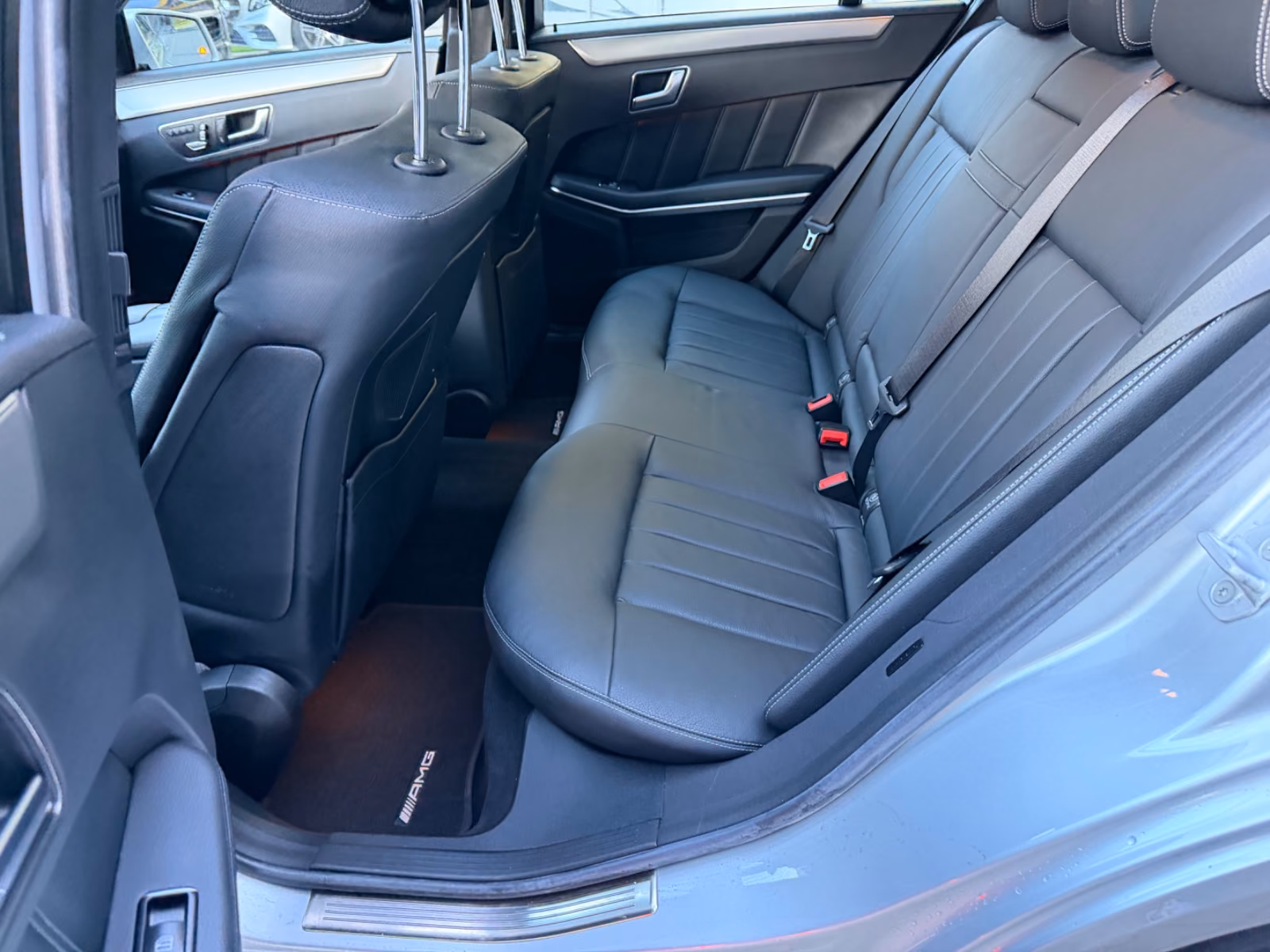 Mercedes-Benz E 500/ AMG LINE/PANO/SHZ/LEDER/MEMORY/LED