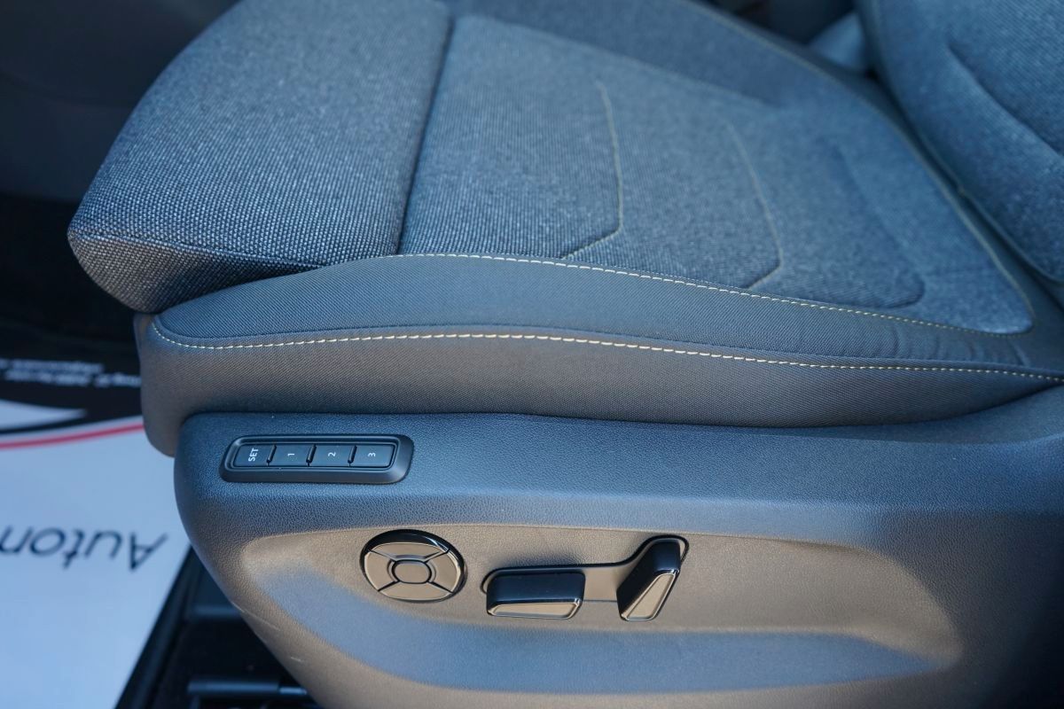 Fahrzeugabbildung SKODA Kodiaq 1.5 TSI*Sport*Head Up*Garantie*7 Sitzer