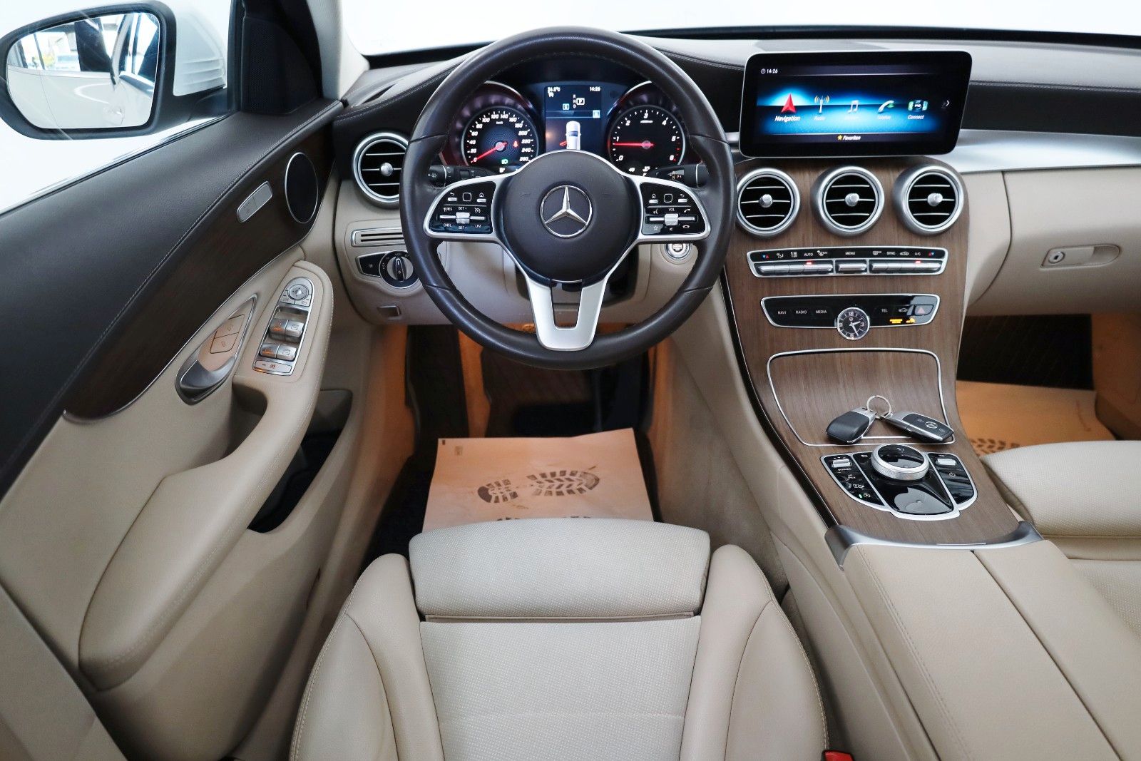 Fahrzeugabbildung Mercedes-Benz C 220d T T.Leder,Navi,LED, Panorama, CarPlay,+WR