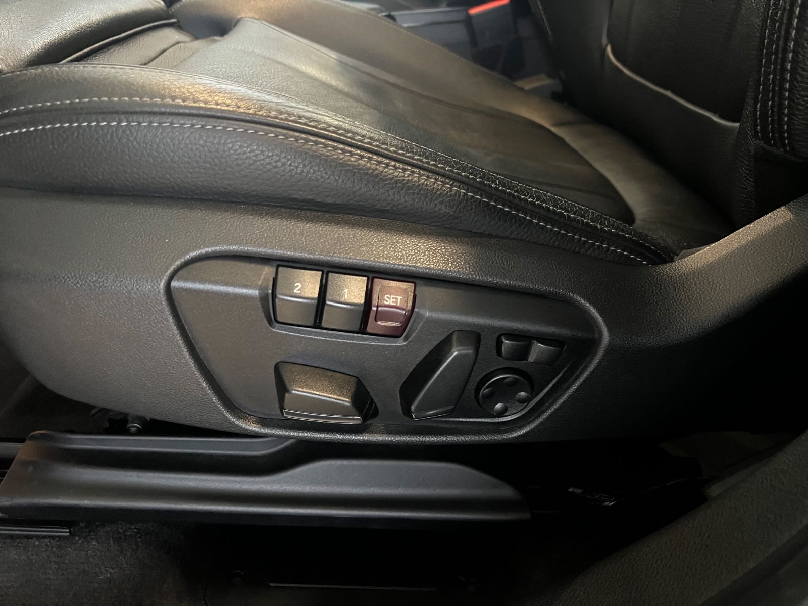 Fahrzeugabbildung BMW X1 xDrive 25 i M Sport *PANO*HEAD-UP*LED*MEMORY*