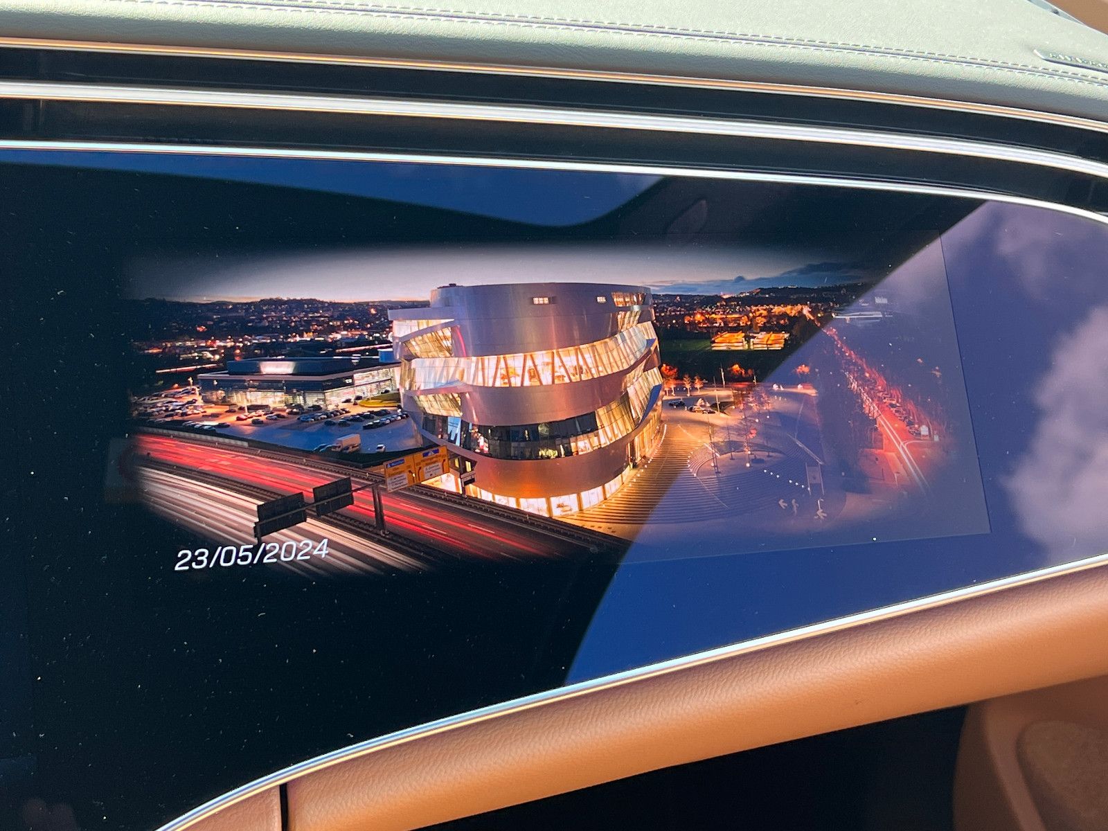Fahrzeugabbildung Mercedes-Benz E 200 AMG LINE PREMIUM SUPERSCREEN EXCLUSIV NAPP
