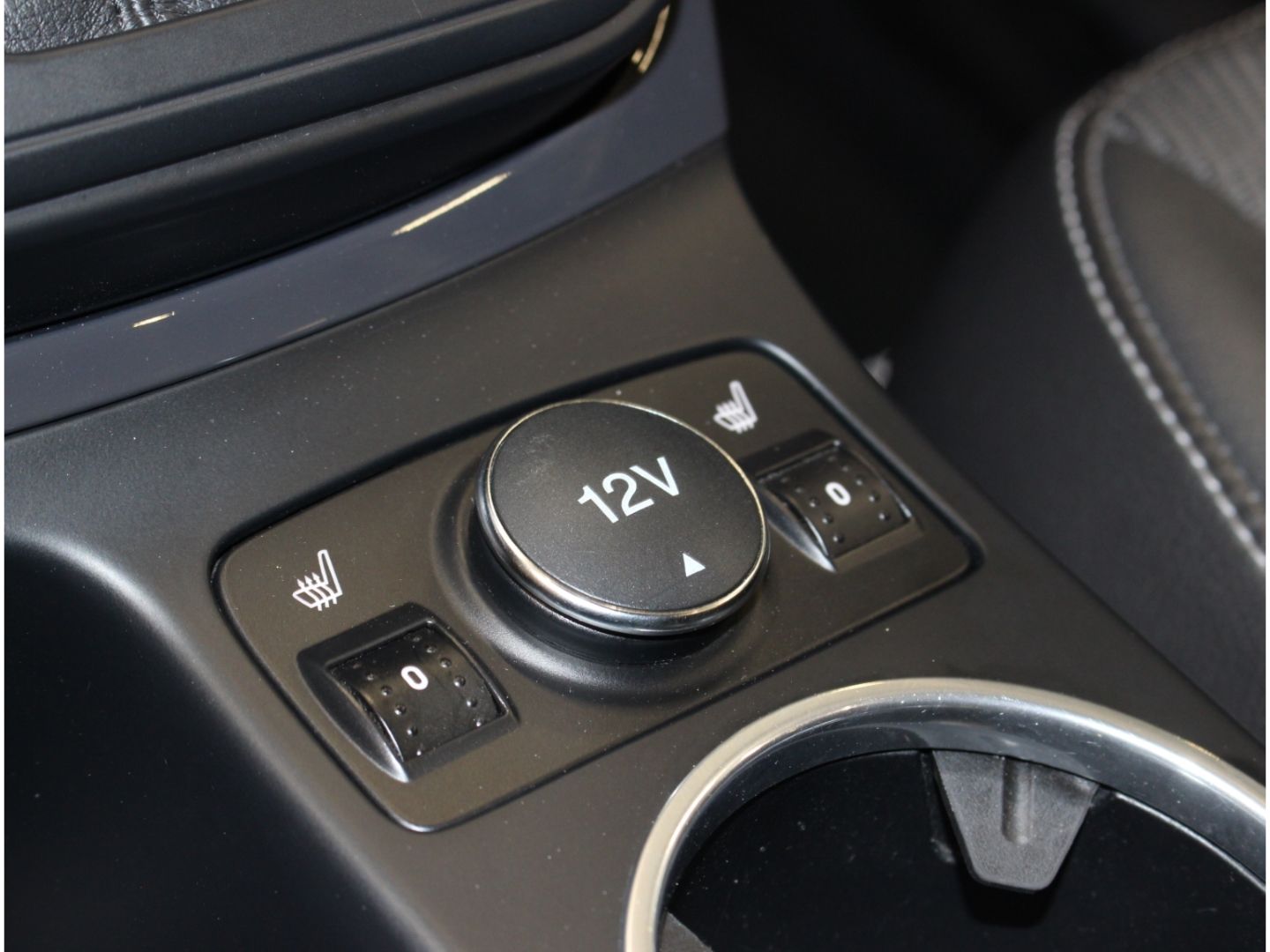 Fahrzeugabbildung Ford Kuga Individual 2.0 TDCi *AHK*Pano*Klima*