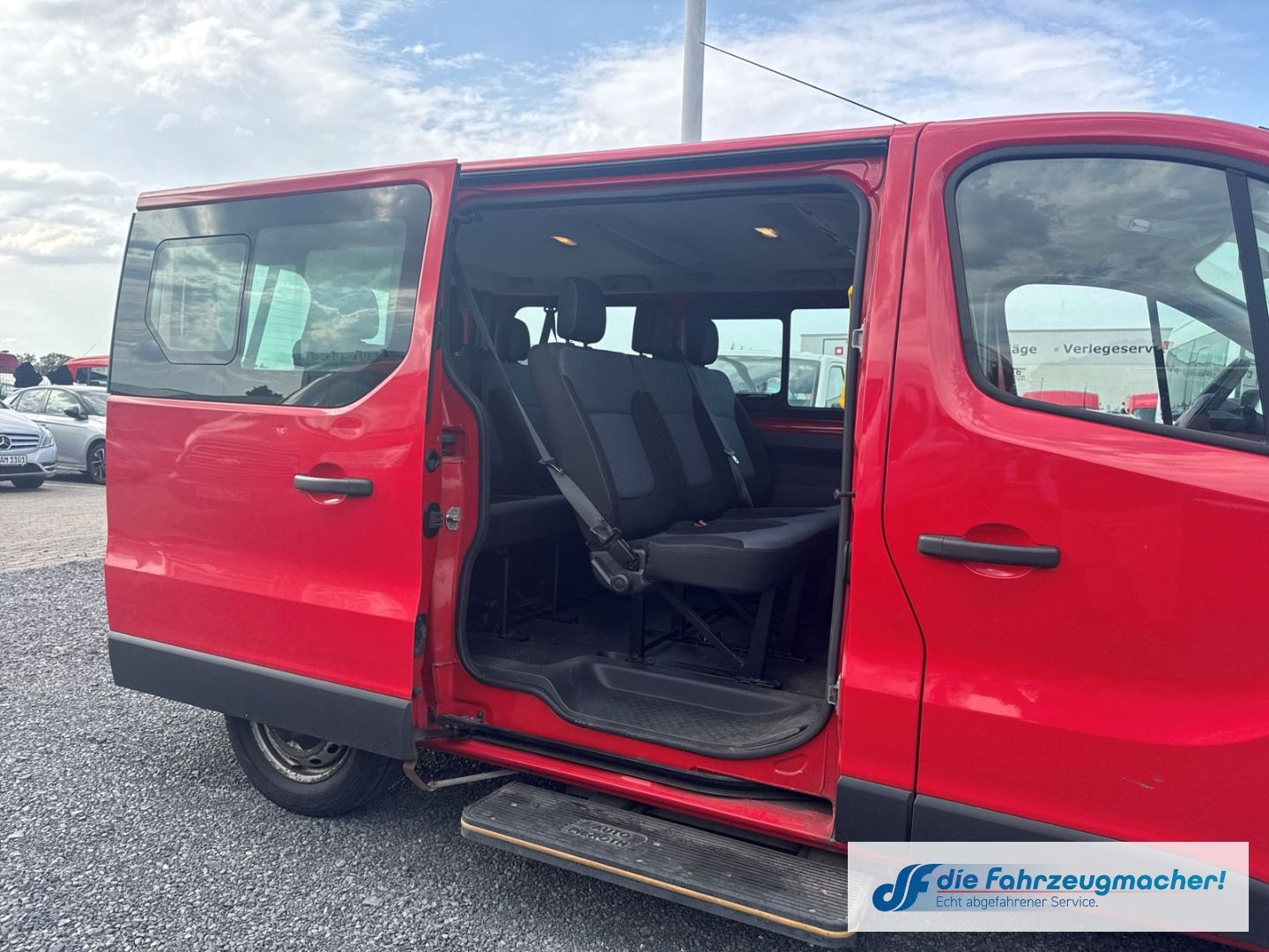 Fahrzeugabbildung Opel Vivaro B Kombi 9Si. L1H1 2,7t *2671 *EXPORT