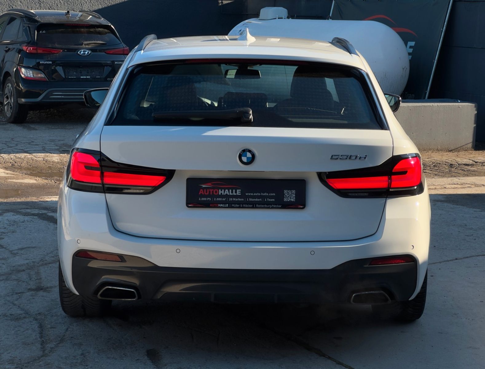 Fahrzeugabbildung BMW 530d Touring M Sport Shad HuD H&K LHZ SHZ Leder