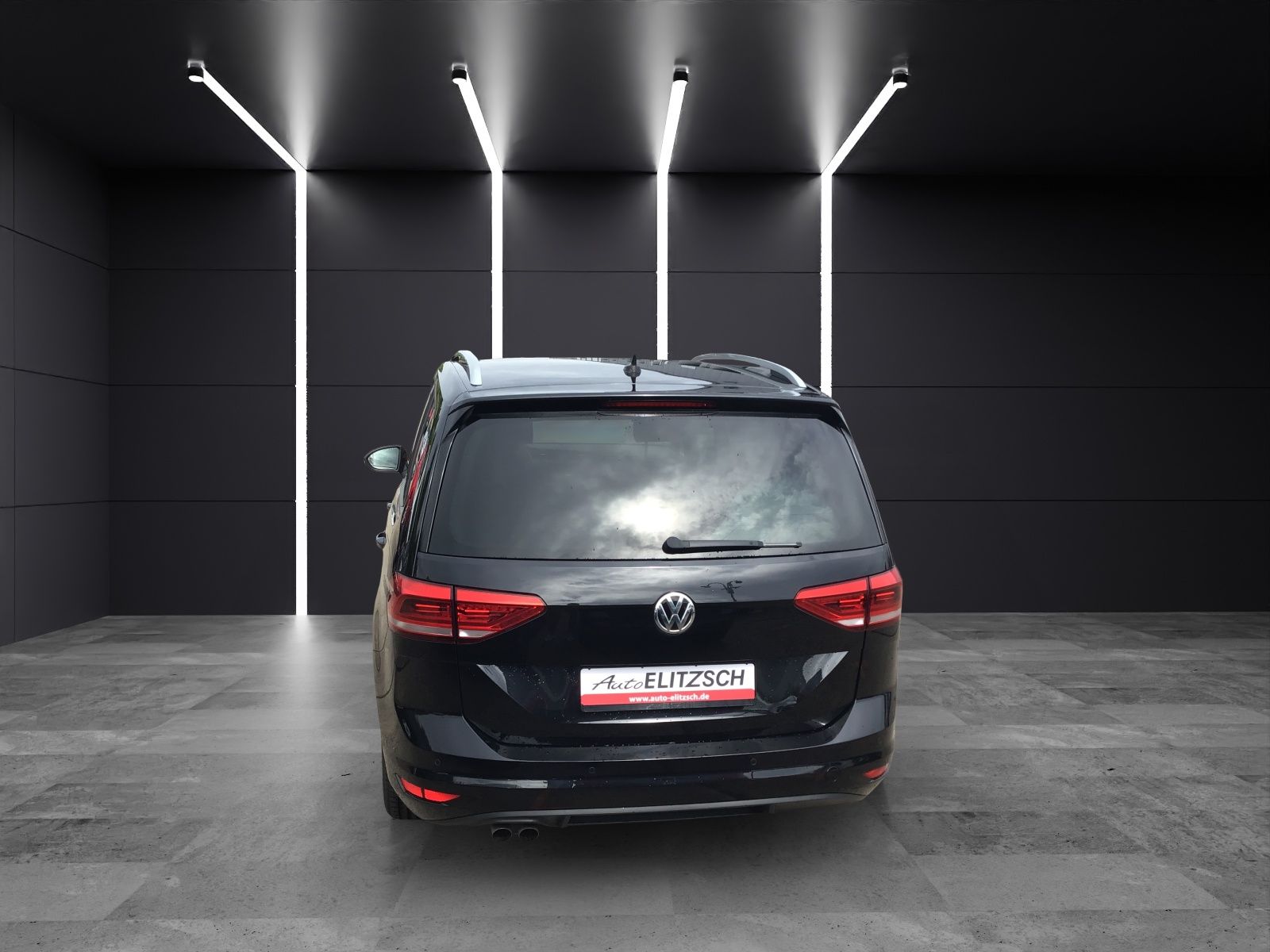 Fahrzeugabbildung Volkswagen Touran TDI DSG LED 16" ACC AHK SHZ 7 Sitzer