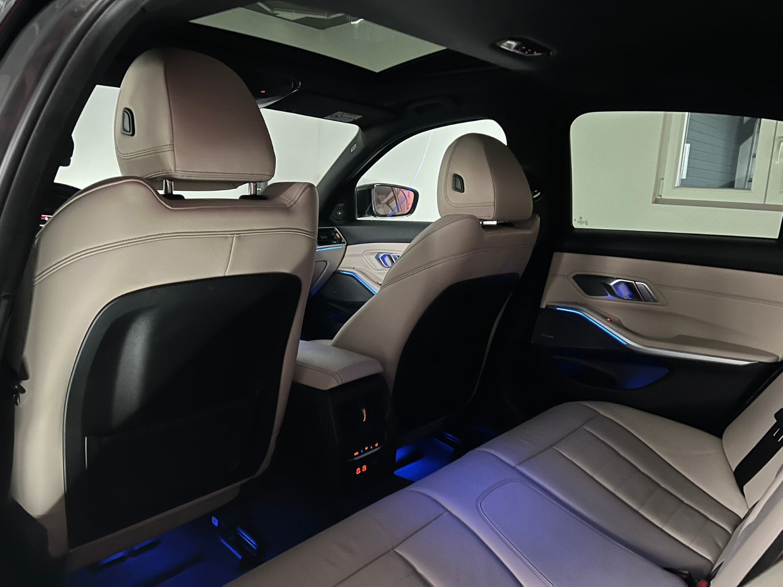 Fahrzeugabbildung BMW 330 d Lim. M SPORT/LASER/H&K/HuD/ACC/eGSD/LIVE