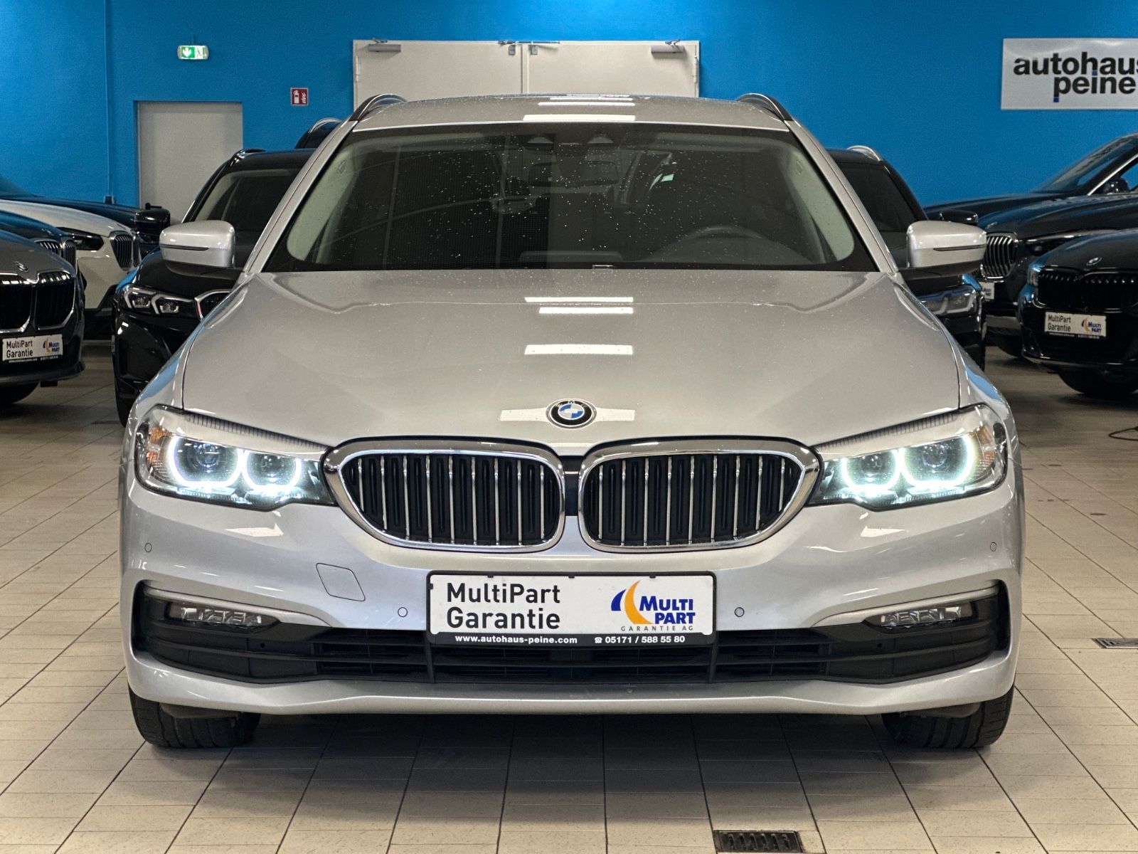 BMW 520d xDrive/LivCP+/ParkAss/ActGuard/StandHz/AHK