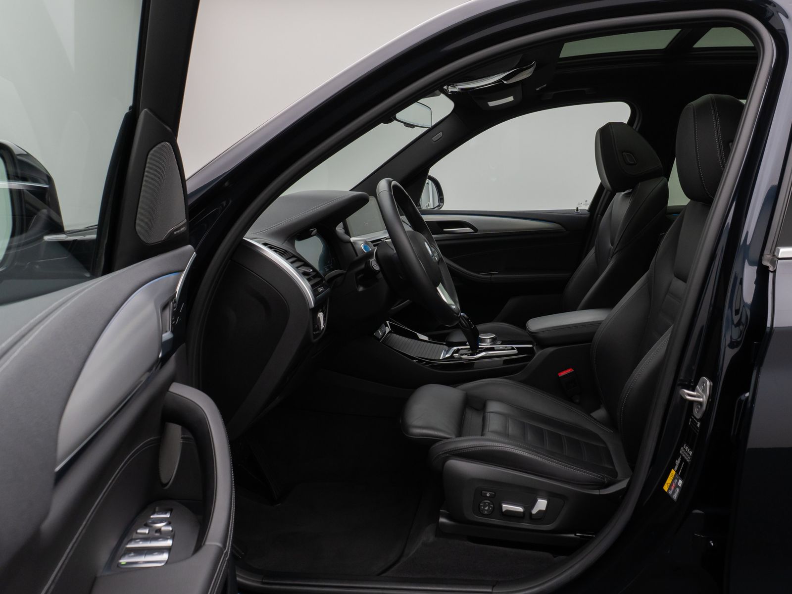 Fahrzeugabbildung BMW iX3 Impressive 360° H/K HUD DAB Panorama 20Zoll