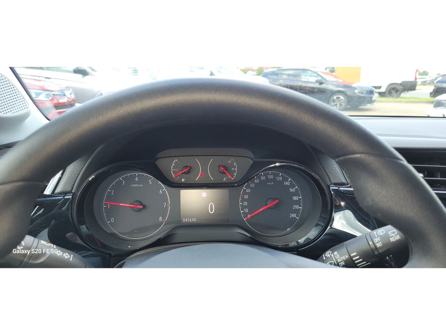 Fahrzeugabbildung Opel Corsa F kleiner Flitzer mit Allwetter