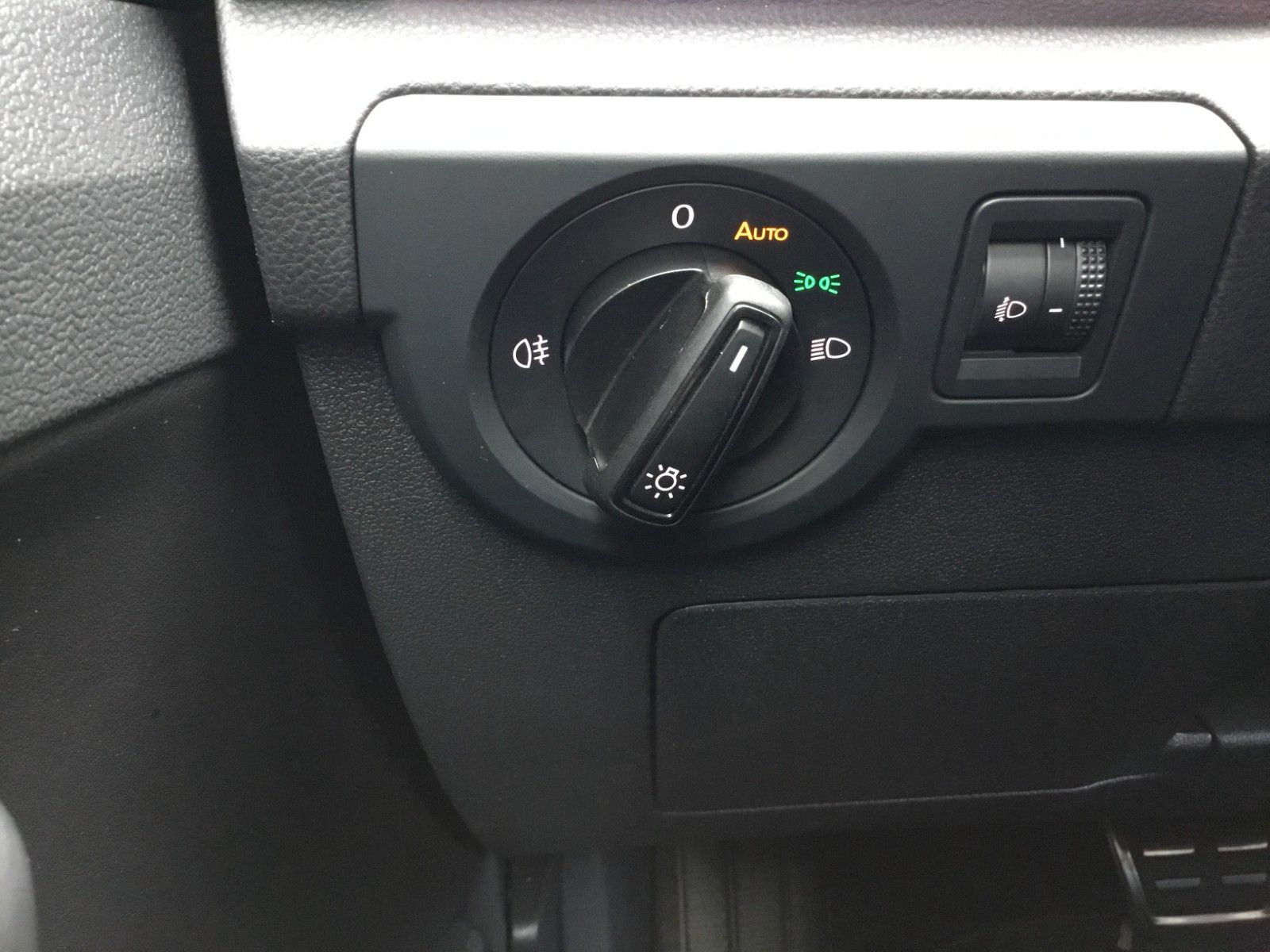 Fahrzeugabbildung Volkswagen T-Cross 1.5 TSI DSG GOAL+AHK+17"+ACC+Kamera