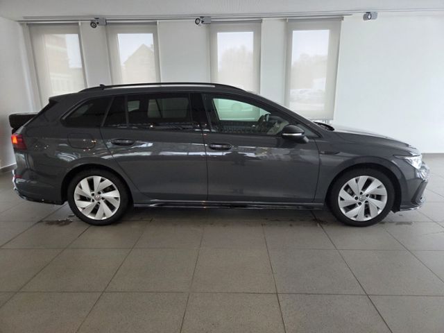 Golf VIII Variant R-Line 1.5 TSI DSG LED+ NAV AP