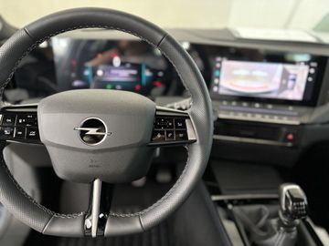 Fotografie 15 des Opel Astra 1.2 Turbo GS