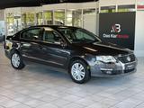 Volkswagen Passat Lim. 2.0 FSI Highline · PDC · 80 Tkm· - Volkswagen Passat mit Benzin-Antrieb: Limousine, 2.0