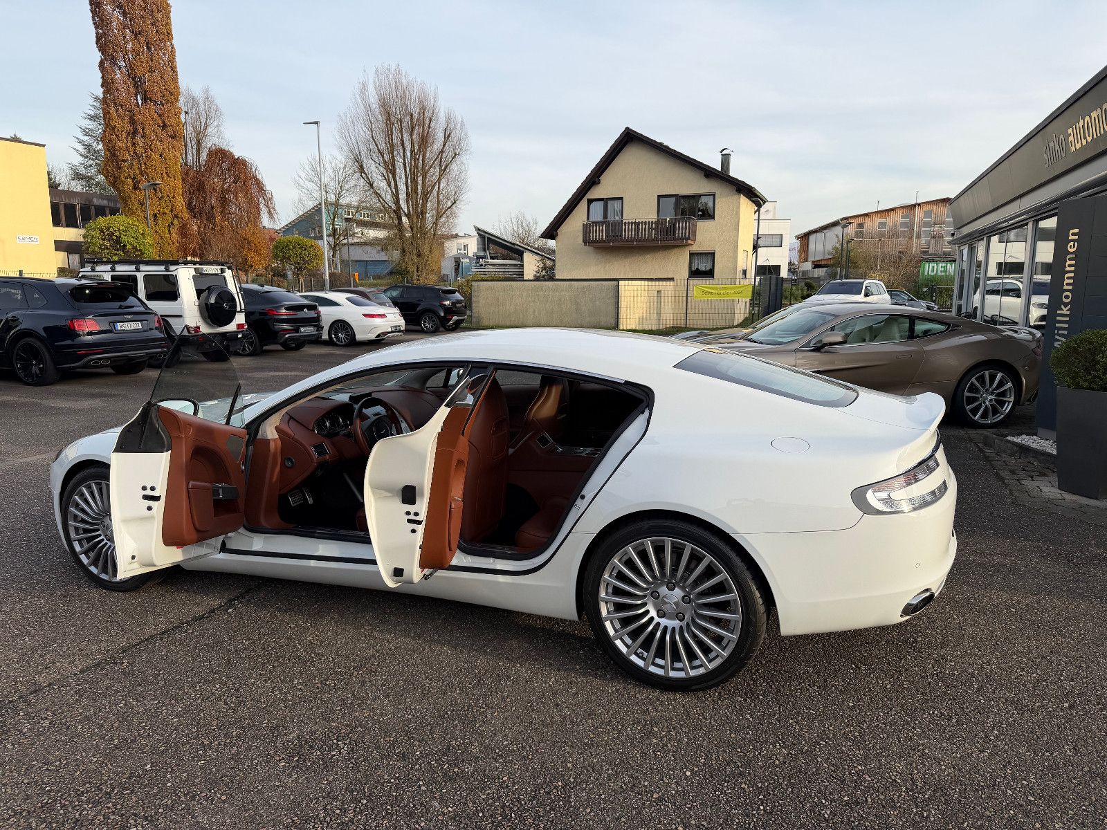 ASTON MARTIN Rapide