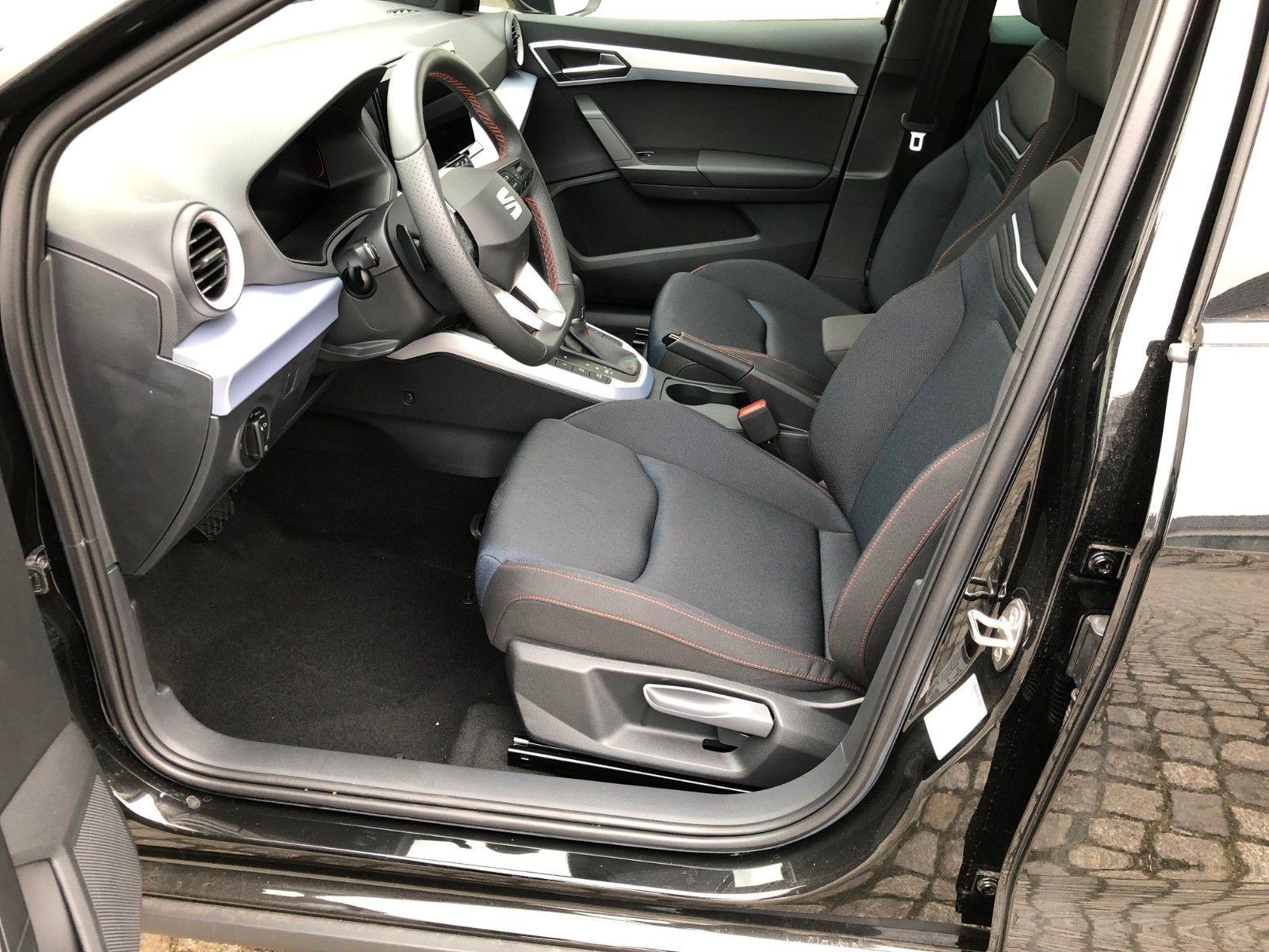 Fahrzeugabbildung SEAT Arona FR 1.0 TSI DSG *Mirror Link*Voll-LED*AHZV
