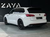 Volkswagen Touareg 3.0 TDI R-Line Black*VIRTUAL*PANO*LUFT* - Volkswagen Touareg: Black