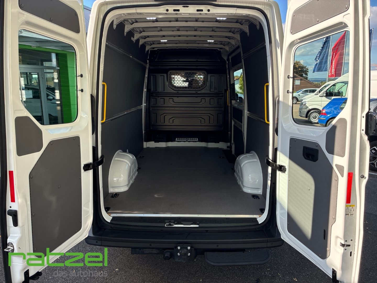 Fahrzeugabbildung Volkswagen Crafter 35 Kasten HD Autom. Klima+Kamera+Flügelt