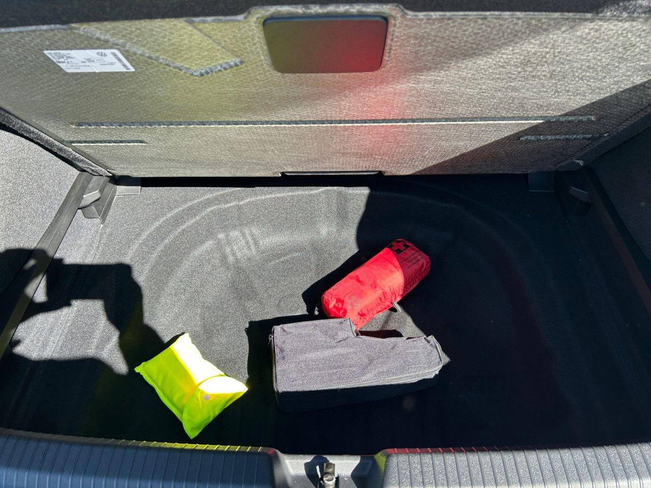 Volkswagen Golf VIII 2.0 TSI GTI,SHZ,LED+,NWS,APP,19483KM!, миниатюра 20