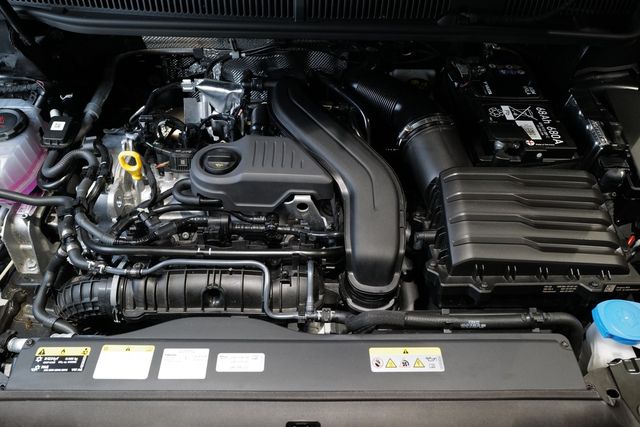 Volkswagen Touran 1.5TSI DSG Highline Pano StdHz AHK Rkam N