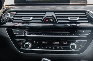 Fahrzeugabbildung BMW 520d xDrive Touring M-Sport°360°|HARMAN|HOLZ