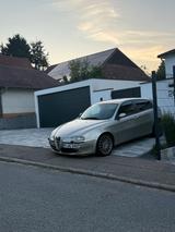 Alfa Romeo 147 in einem sportlichen Zusta... - Alfa Romeo 147 aus 2004