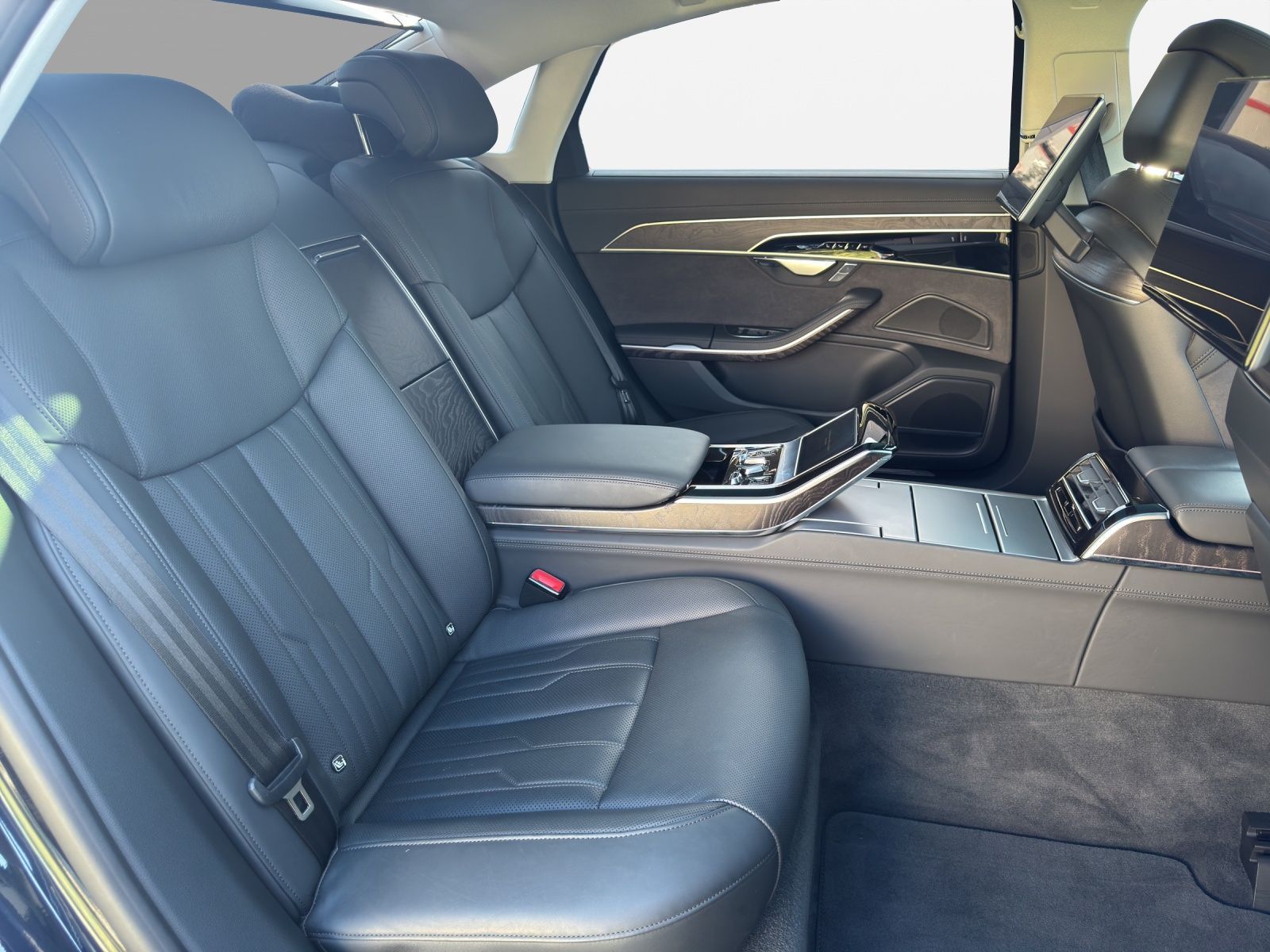 Audi A8 - Bild 16