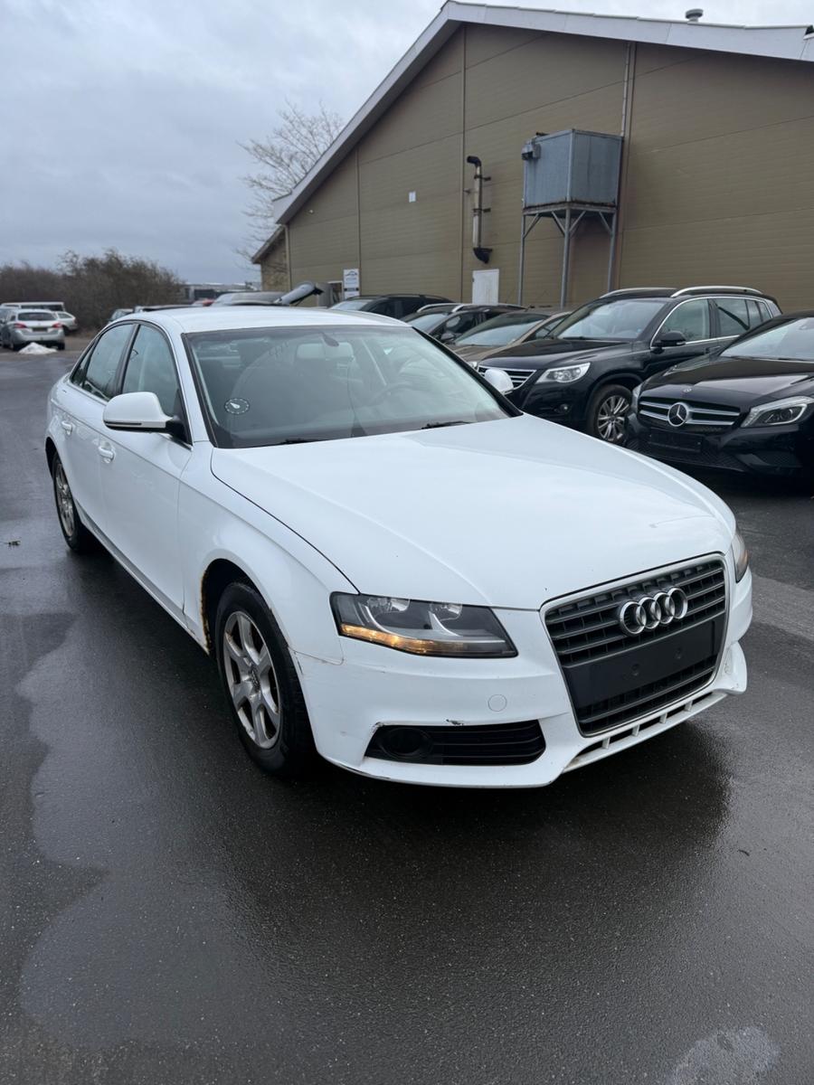 Audi A4 Lim. Attraction 2.0 TDI