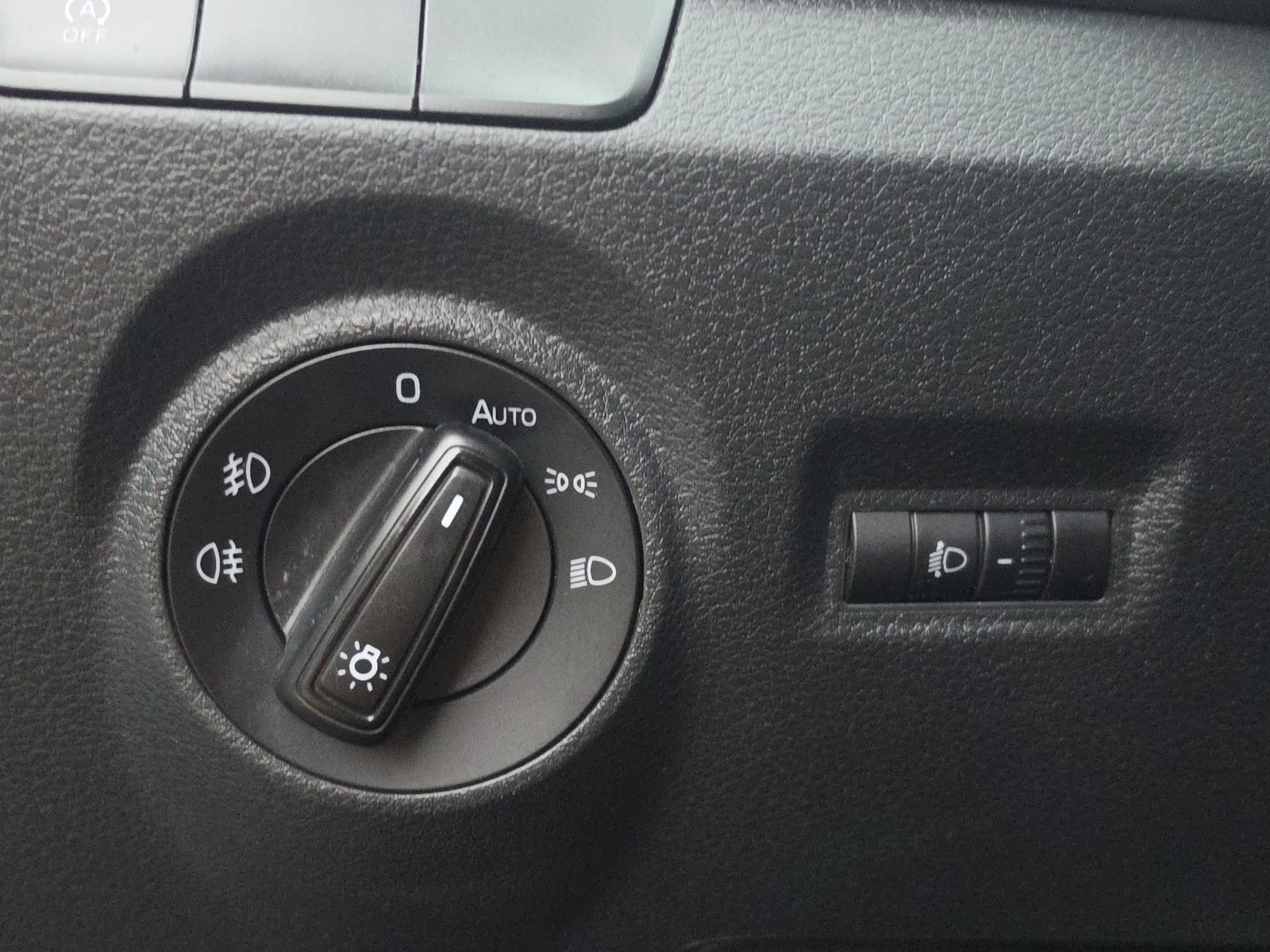 Fahrzeugabbildung SKODA Fabia Style Aus 1.Hand SHZ KLIMA